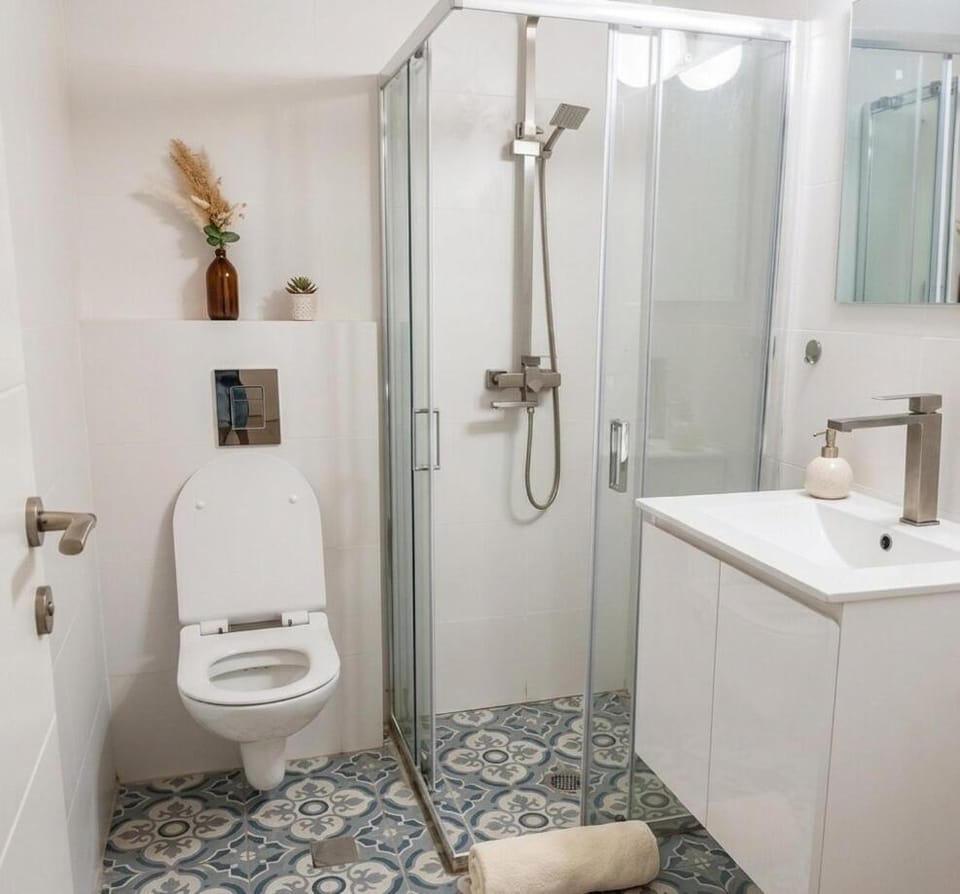 Shower, Toilet, Bathroom