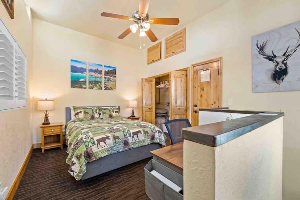 TahoeCozy with Pool Hot Tub and Near Northstar Apartment in Tahoe Vista