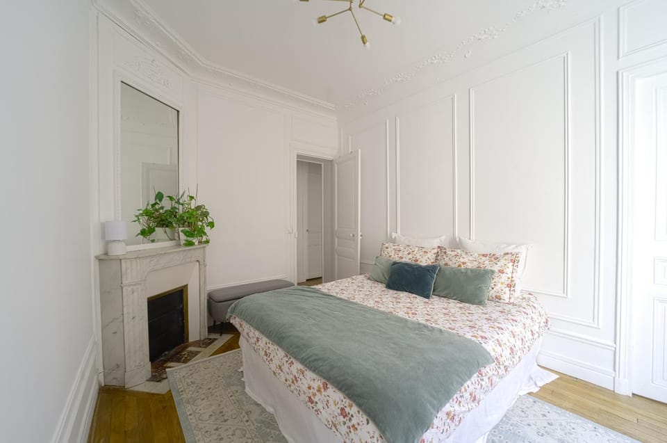 Joli appartement Tour Eiffel 2 chambres & Balcon Apartment in Paris