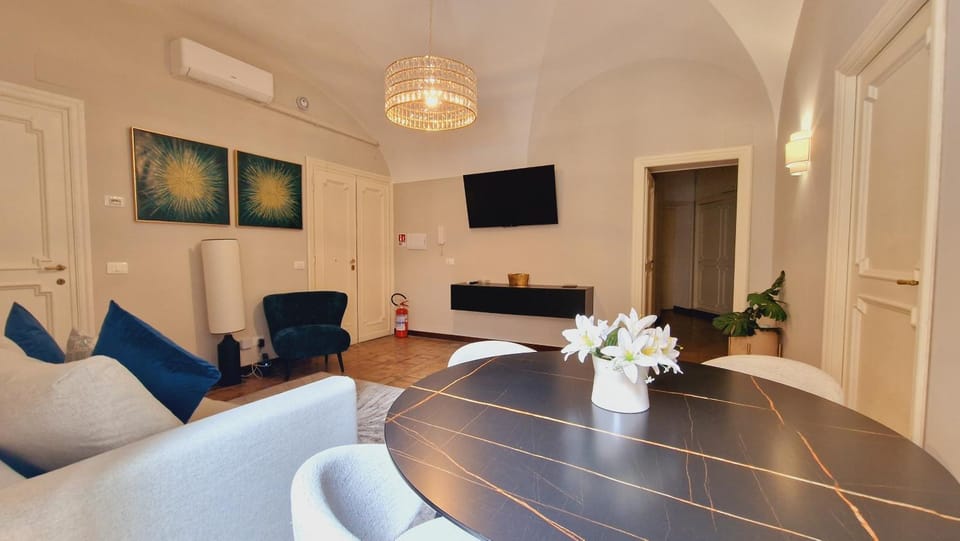 Cozy Colosseum 2BR-2BA Family Home Apartment in Rome