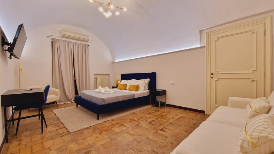 Cozy Colosseum 2BR-2BA Family Home Apartment in Rome