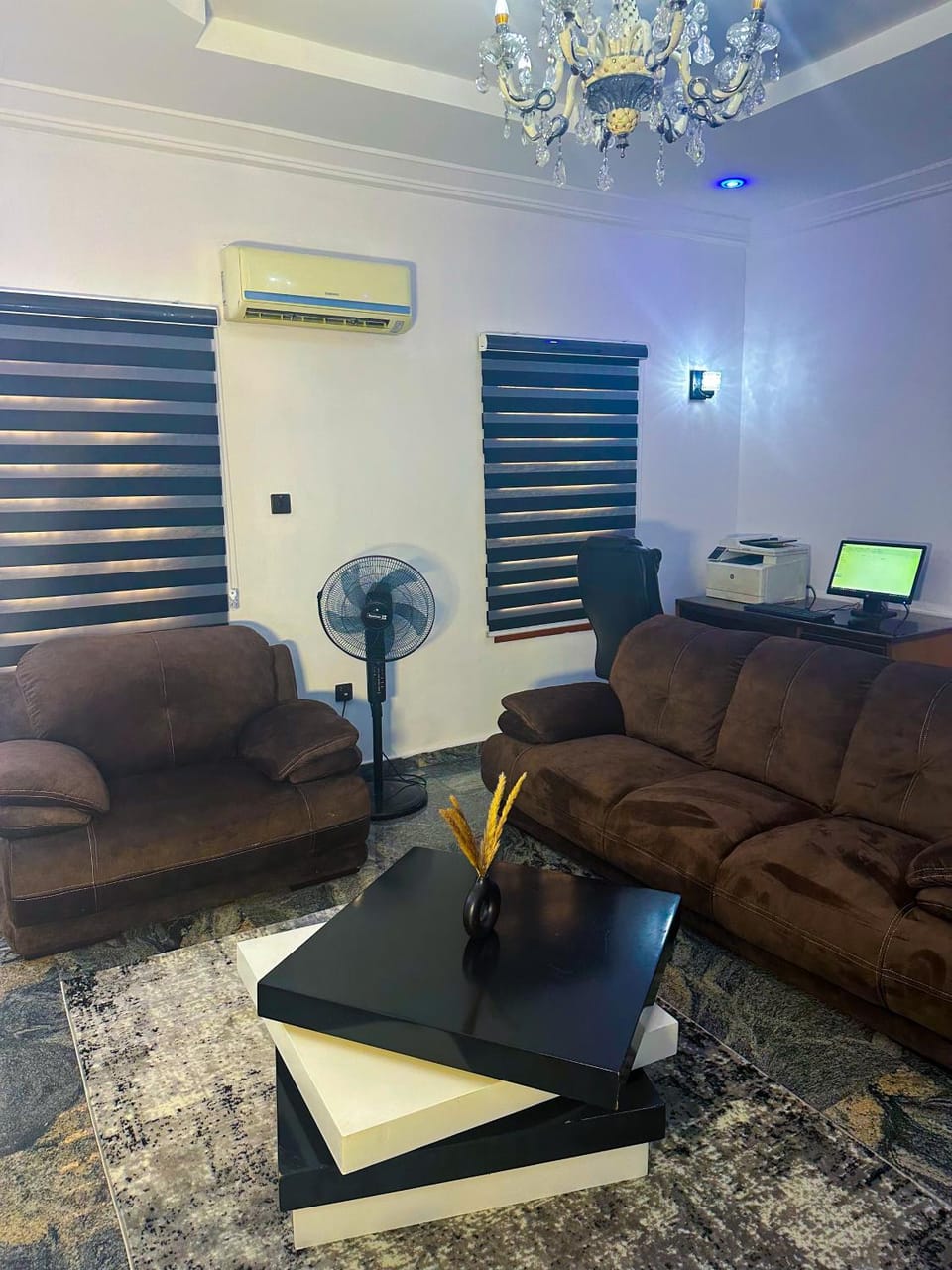 TV and multimedia, Living room, Seating area, air conditioner