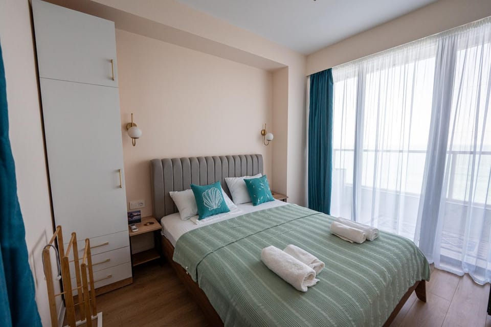 Bed, Bedroom, Sea view