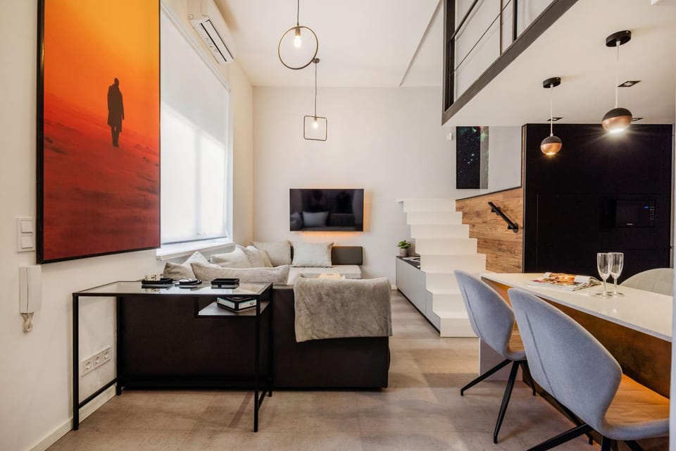 TV and multimedia, Living room, Seating area, air conditioner