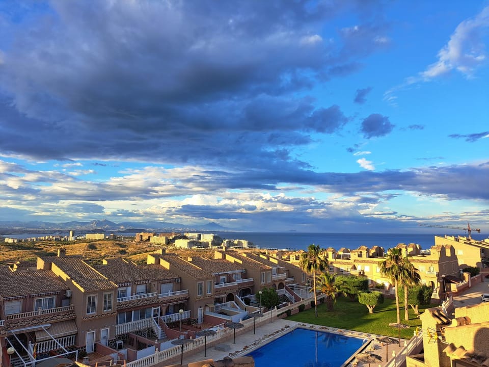 Mountain view, Pool view, Sea view