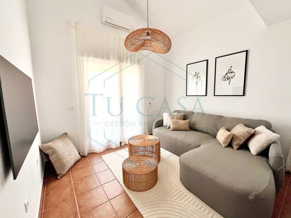 Living room, Lounge or bar, air conditioner
