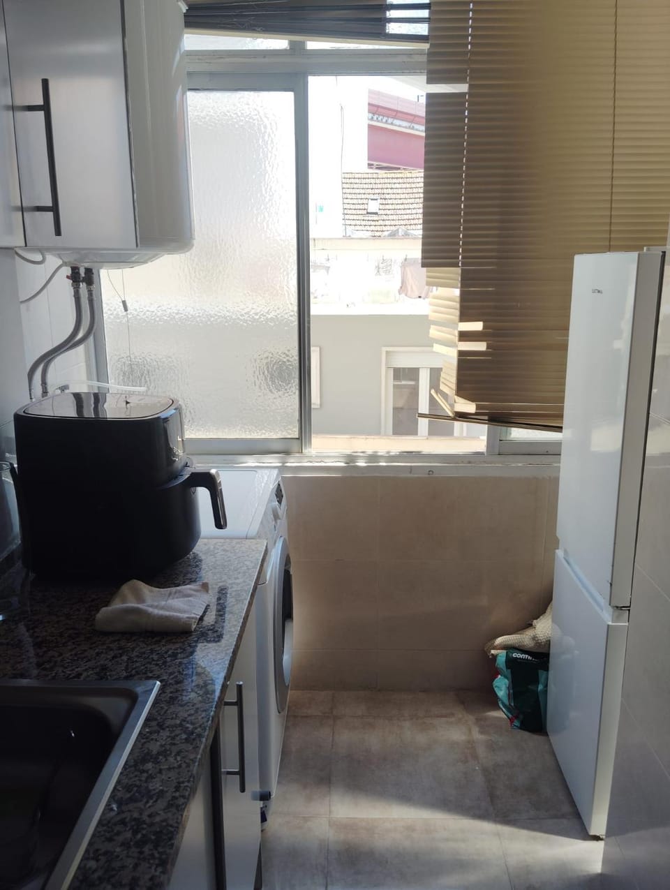 Bathroom, Kitchen or kitchenette, dishwasher, minibar, oven