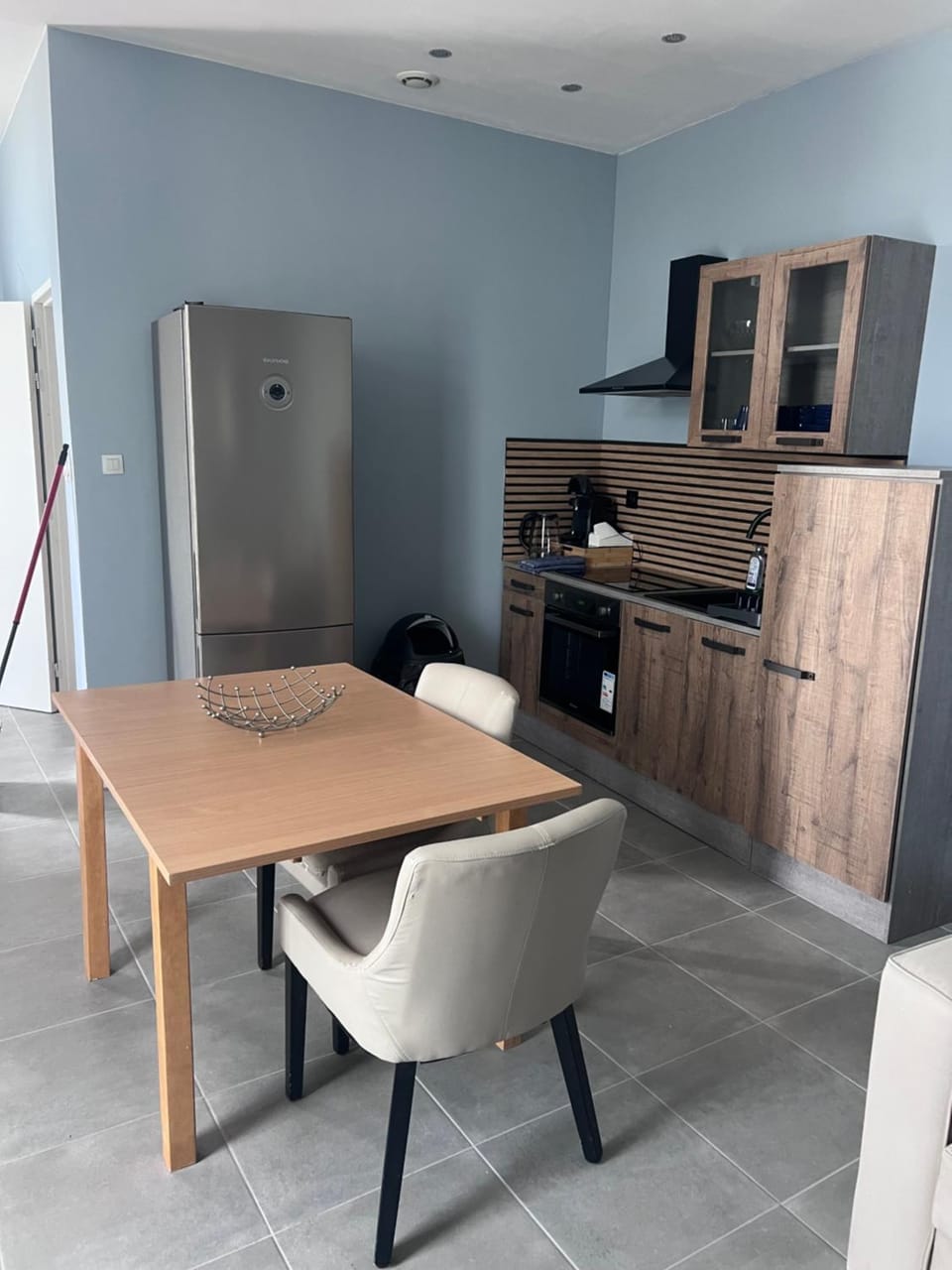 Kitchen or kitchenette, Dining area, oven, stove