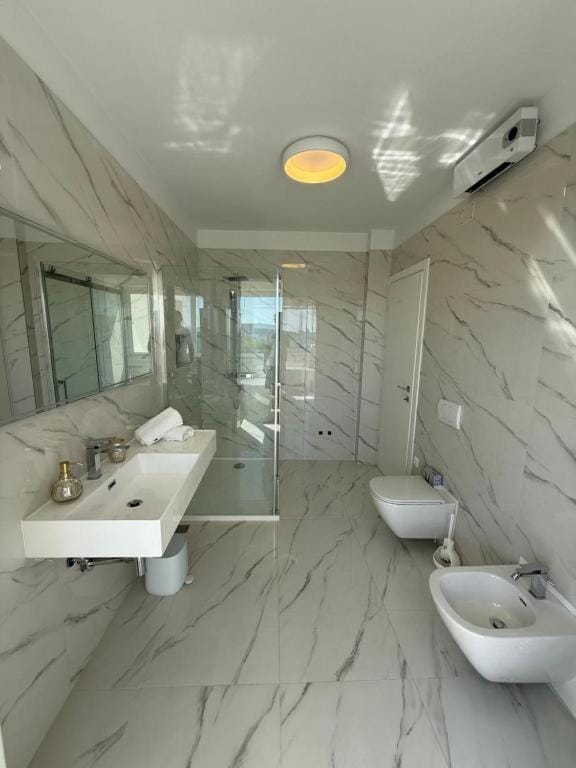 Shower, Toilet, Bathroom, bidet