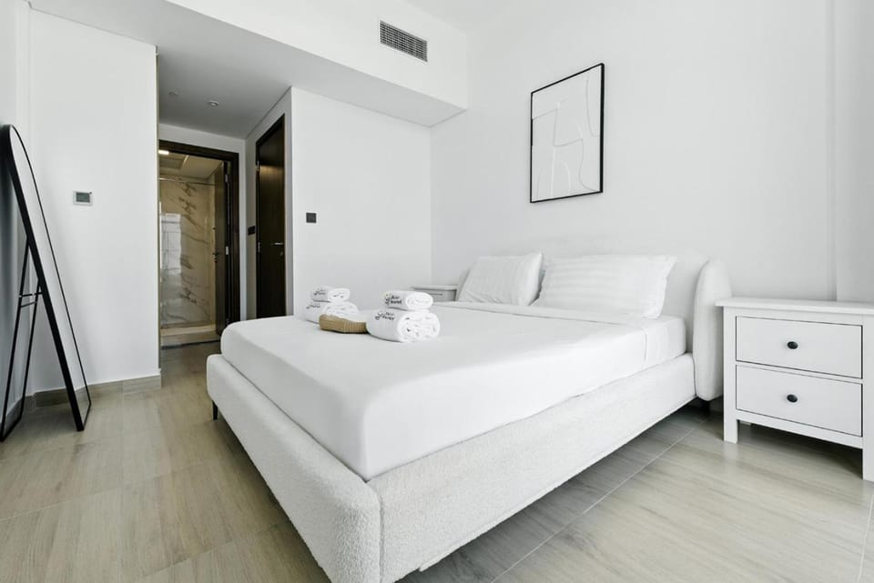 BLVD Boutique Style Apartment Gym Pool Balcony JVC Apartment in Dubai