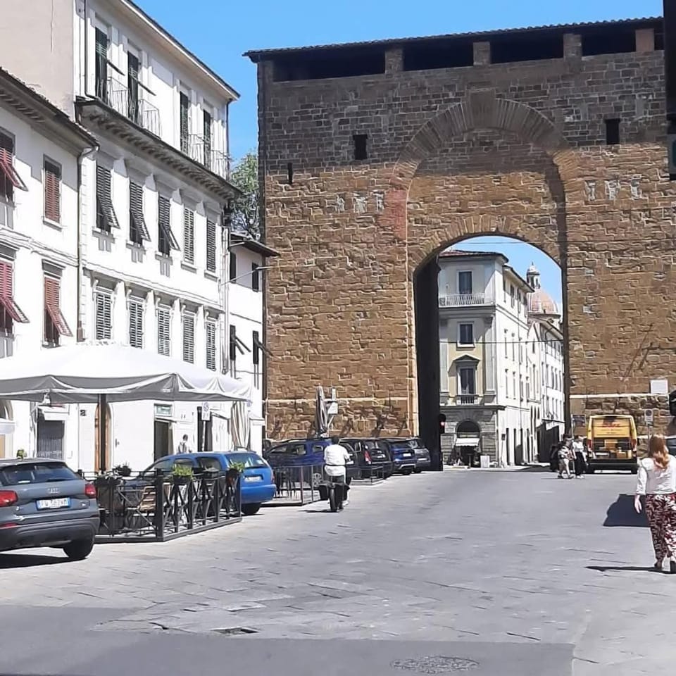 Neighbourhood, Landmark view, Street view