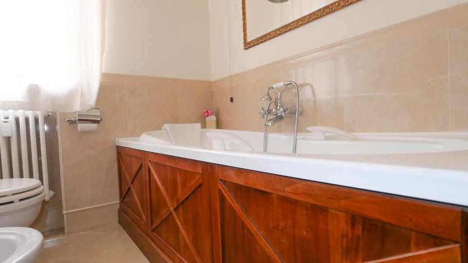 Toilet, Bathroom, Bath