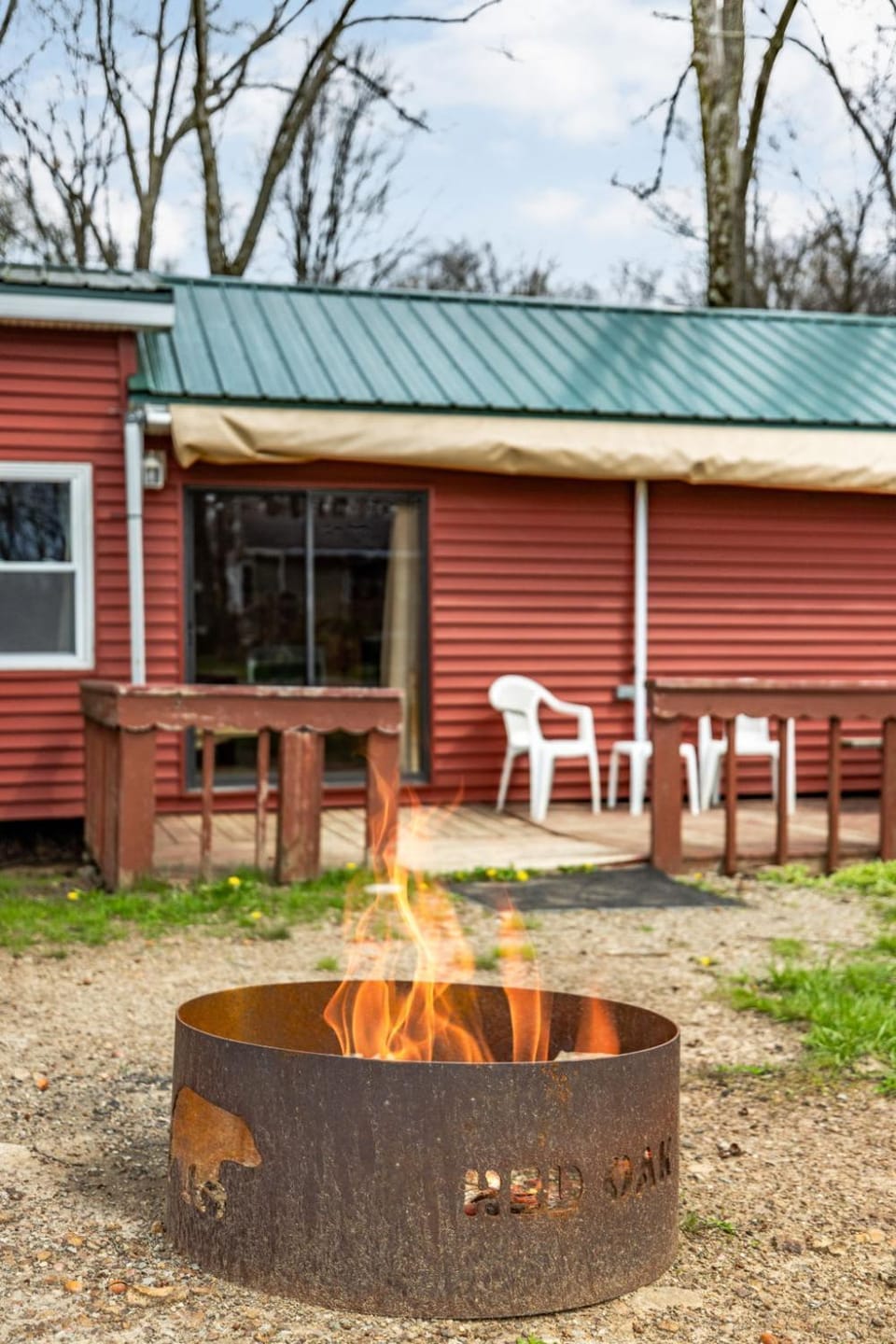 2BR Eagles Nest Cottage House in Allegheny River