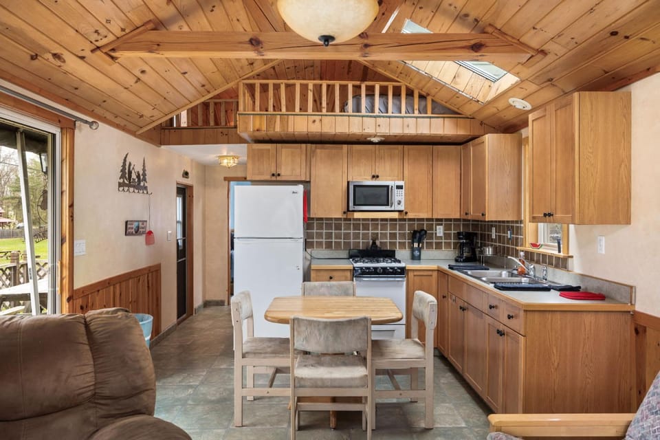 Vacation Home Rental PM 51 House in Allegheny River