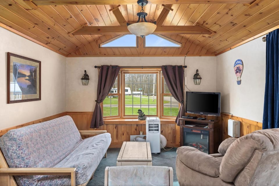 Vacation Home Rental PM 51 House in Allegheny River