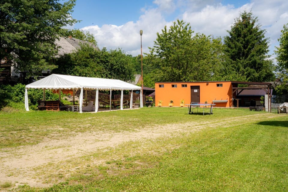 Stylový kemp pro skupinu v horách u koní - Omega Campground/ 
RV Resort in Czechia