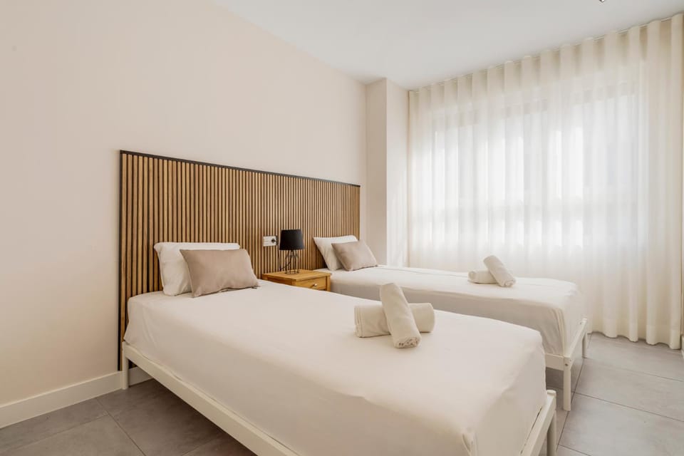 Luxury 3 BR Apartment with Terrace, pool & gym Apartment in Costa del Sol