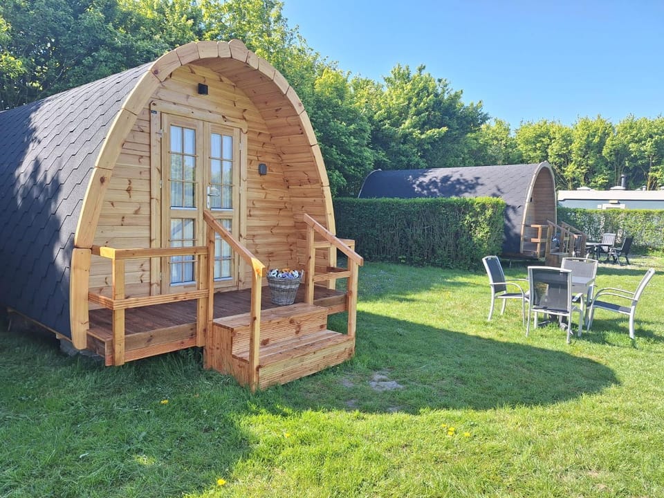Luxe Houten Pod nr 4 Aagtekerke Dichtbij Zee en Natuur Chalet in Zeeland, Netherlands