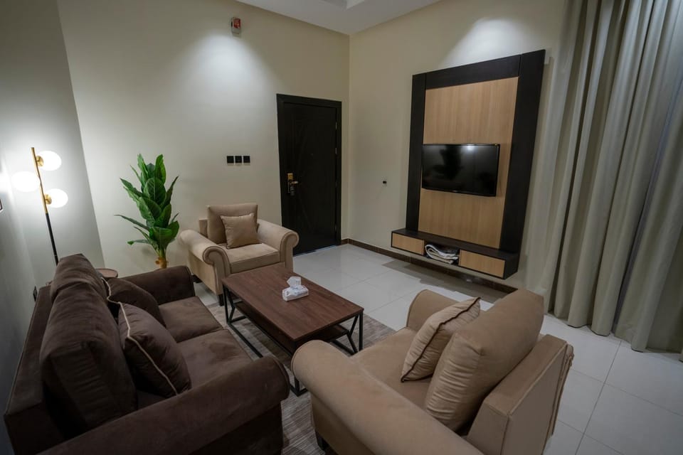 Communal lounge/ TV room, TV and multimedia, Photo of the whole room, Seating area