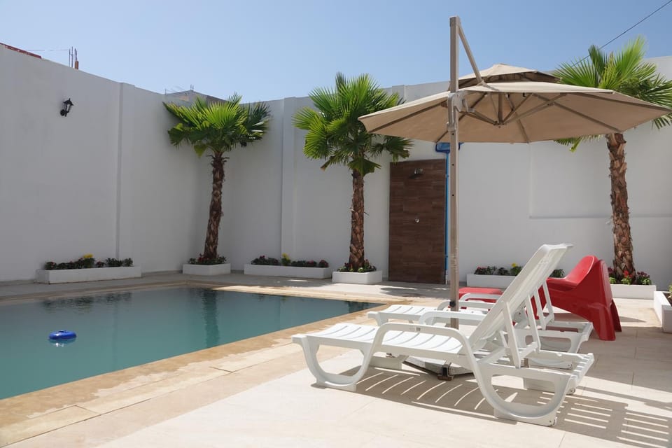 Pool view, Swimming pool, sunbed