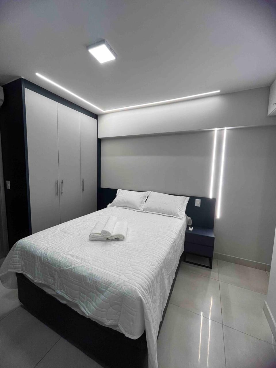 Photo of the whole room, Bedroom