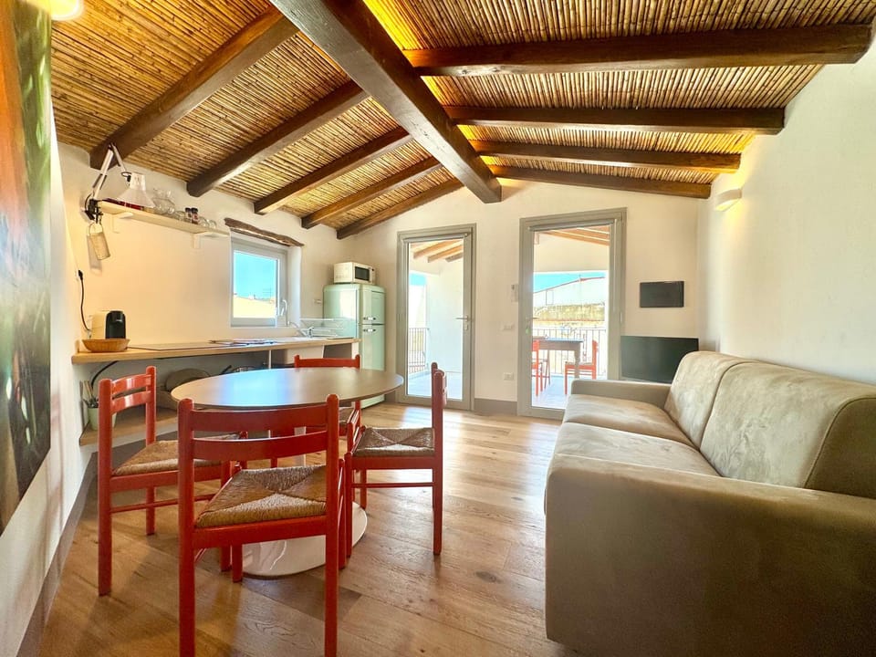 TV and multimedia, Kitchen or kitchenette, Living room, Dining area