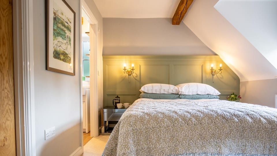 Bed, Decorative detail, Bedroom