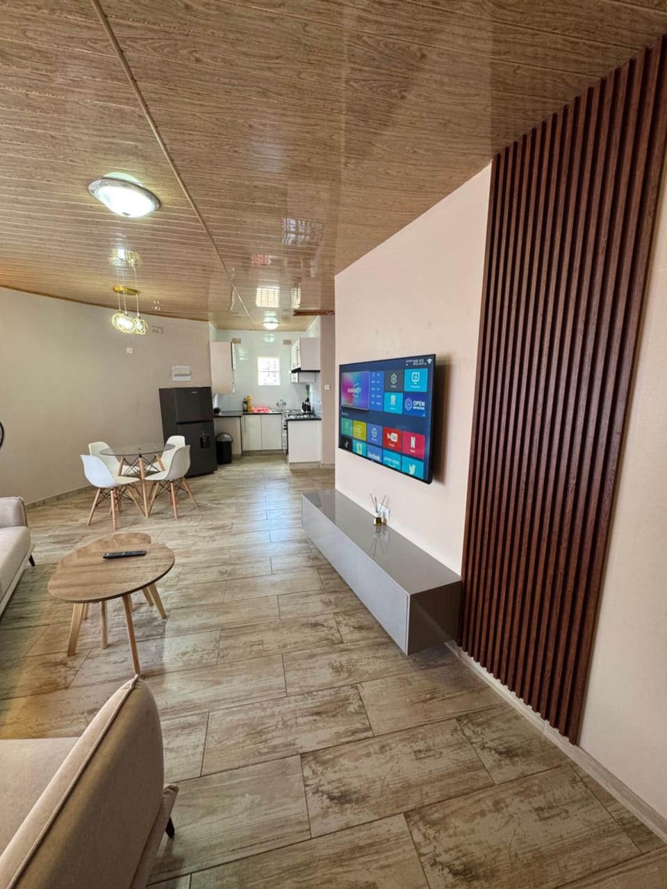 Communal lounge/ TV room, TV and multimedia, Living room, Seating area, Evening entertainment