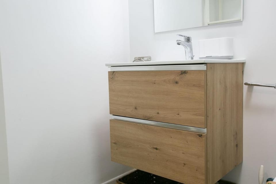 Bathroom, wardrobe
