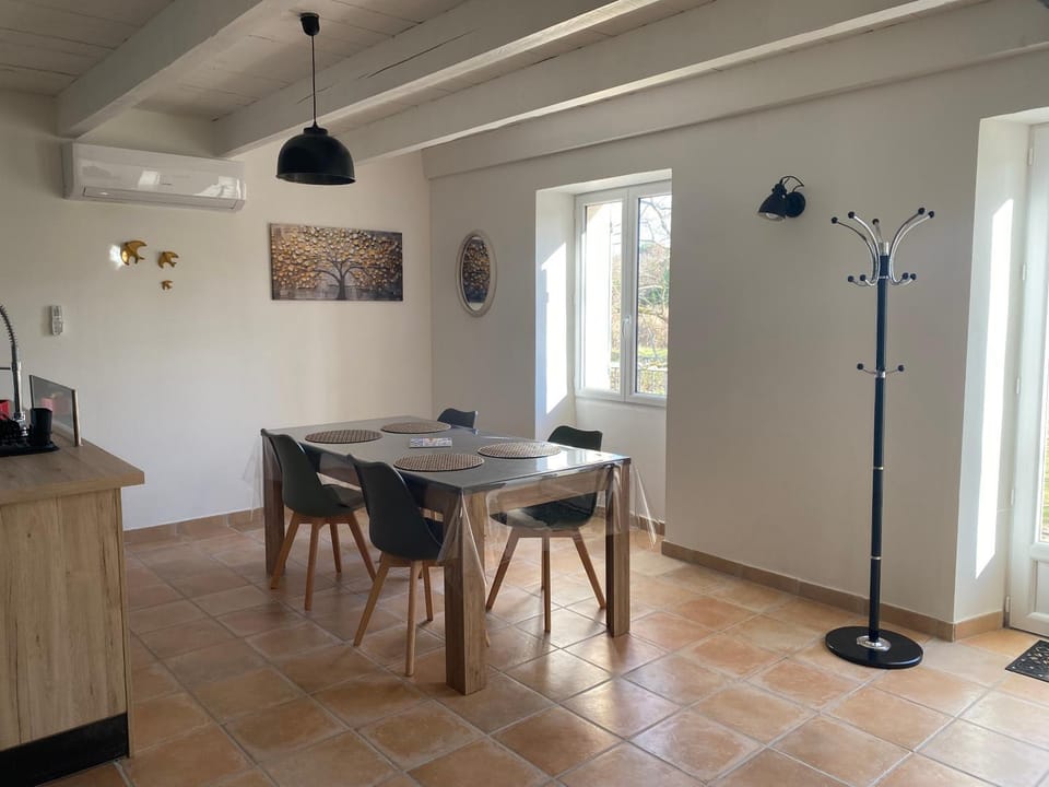 Les Tilleuls Apartment in Bonnieux