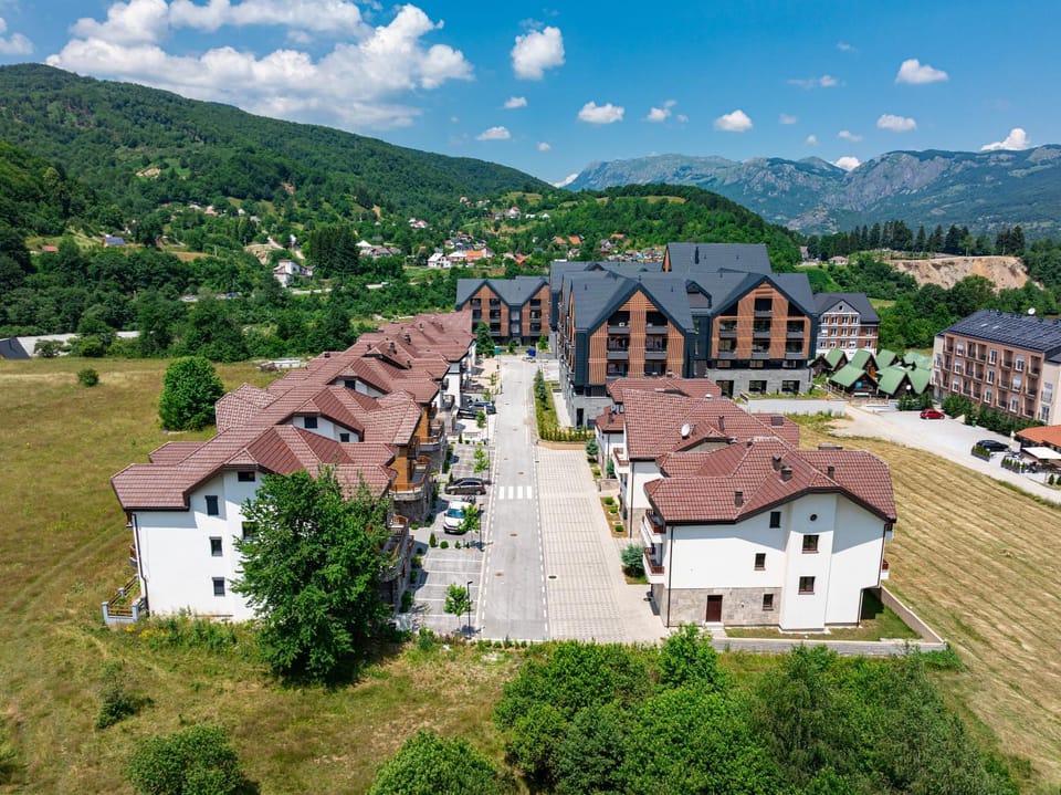 MonteBreza Spa Apartment Jacuzzi, Sauna & Free Parking Apartment in Montenegro