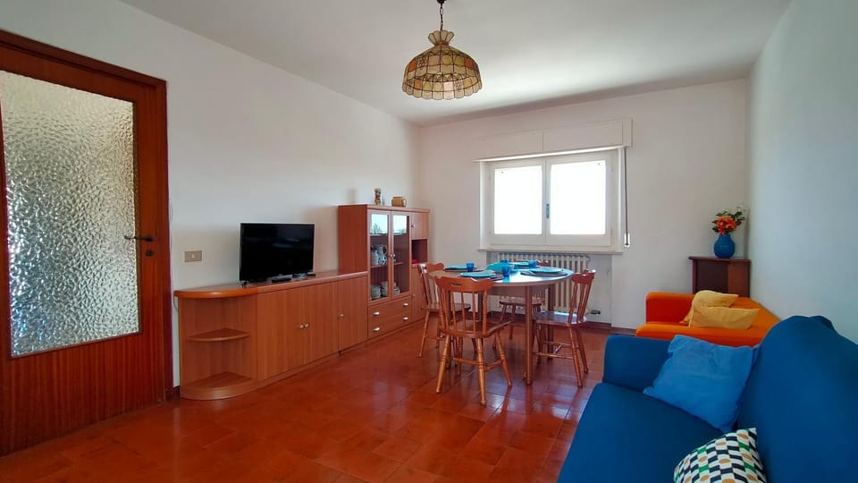 ATTICO TRILOCALE A DUE PASSI DAL MARE E DAL CENTRO cod 501 Apartment in Marcelli