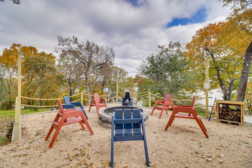 Waterfront StoneHaven at Reed Point with Swim Spa! House in Ozark Mountains