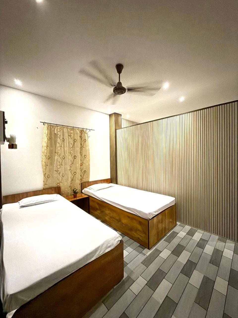 Tulip Inn - 3BHK-G AC Near Kamakhya Apartment in Bangladesh