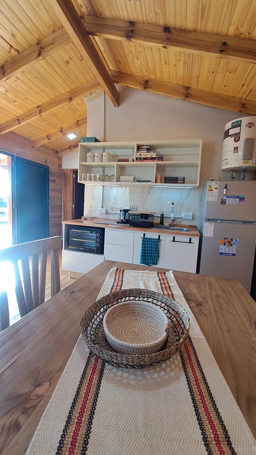 Dining area, kitchen