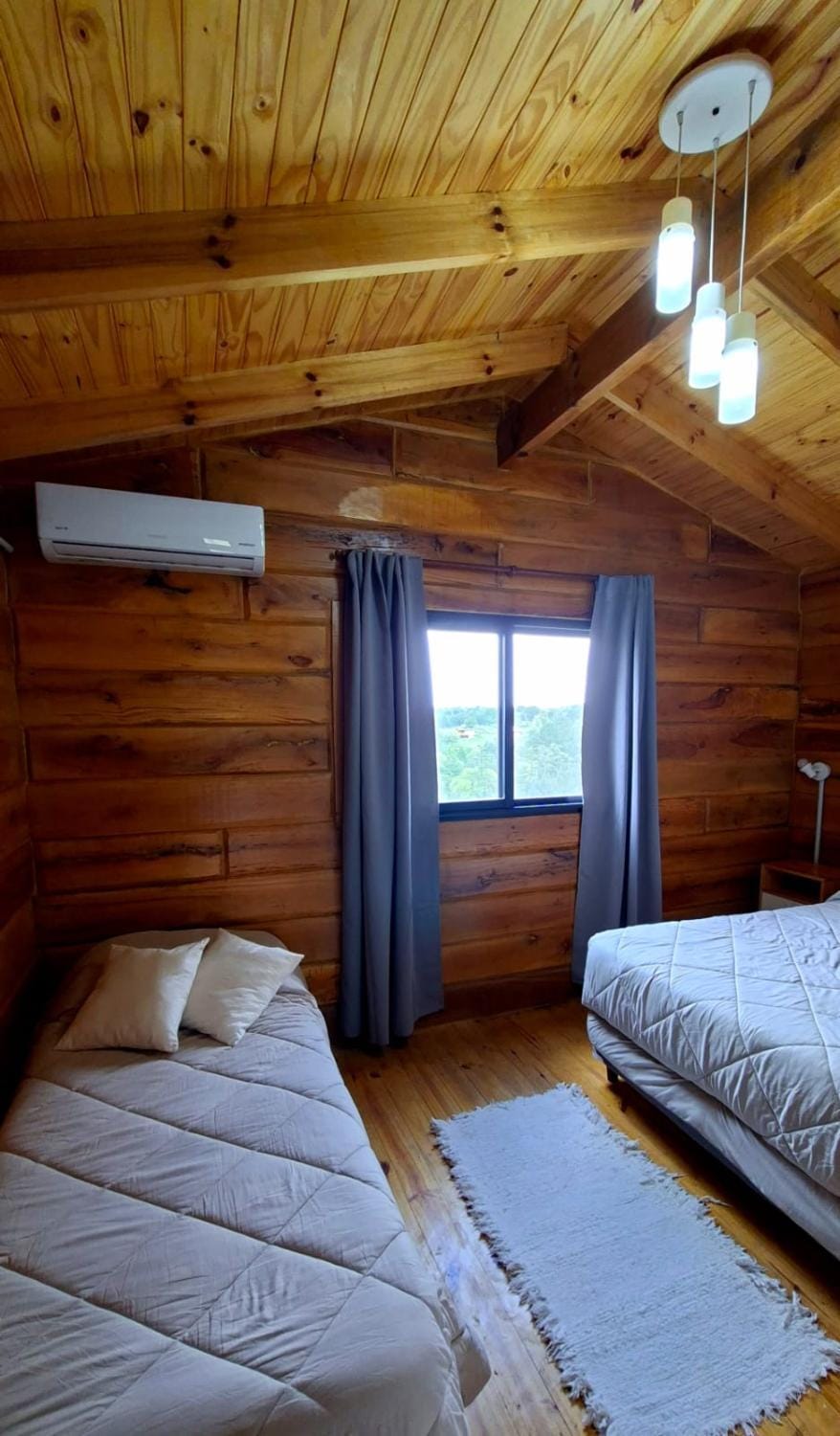 Bed, Bedroom, air conditioner