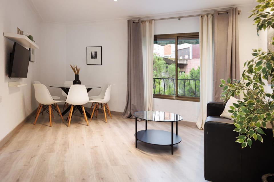 TV and multimedia, Living room, Dining area