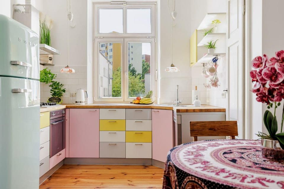 Kitchen or kitchenette, Dining area, oven, stove