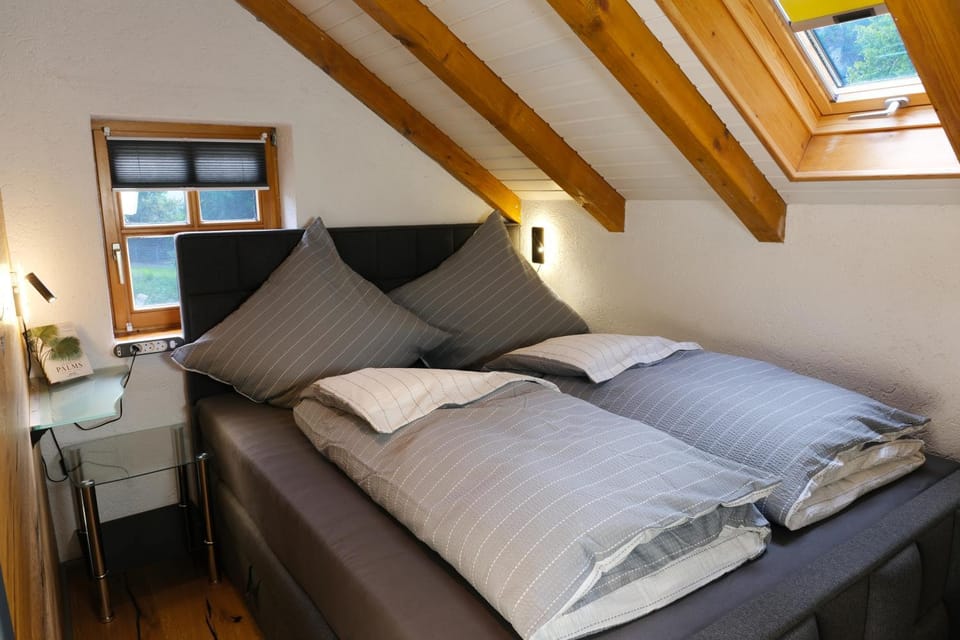 Bed, Photo of the whole room, Bedroom