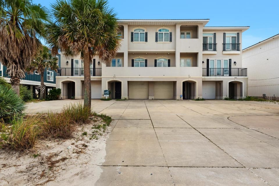 Southern Cross House in Pensacola Beach