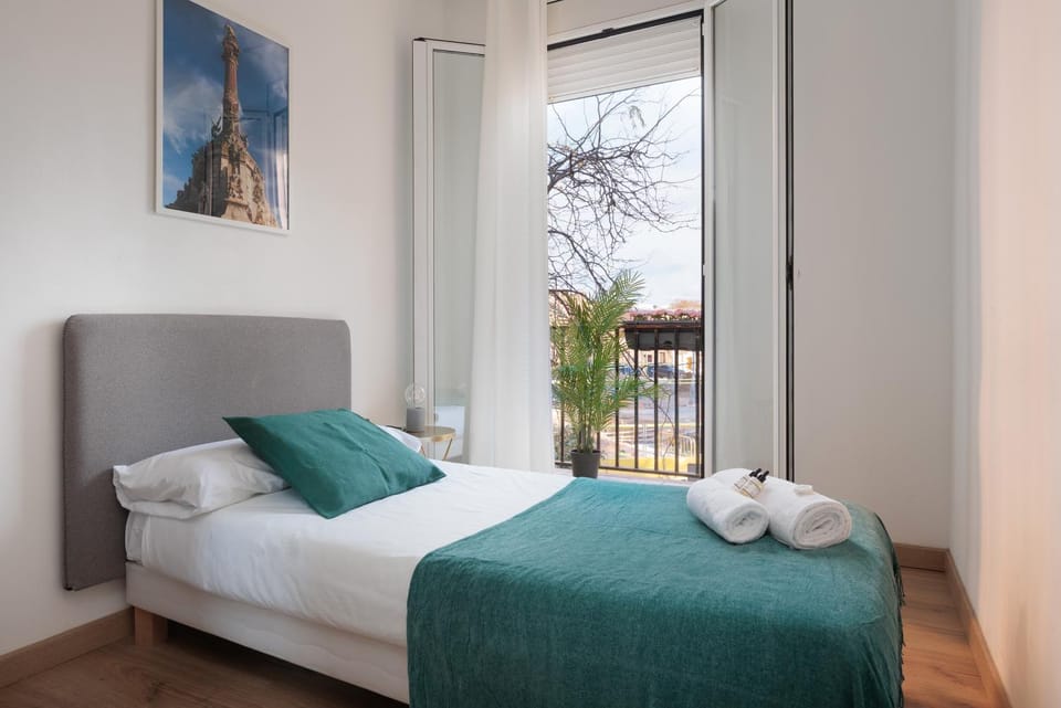 Bed, View (from property/room), Balcony/Terrace, Bedroom, towels