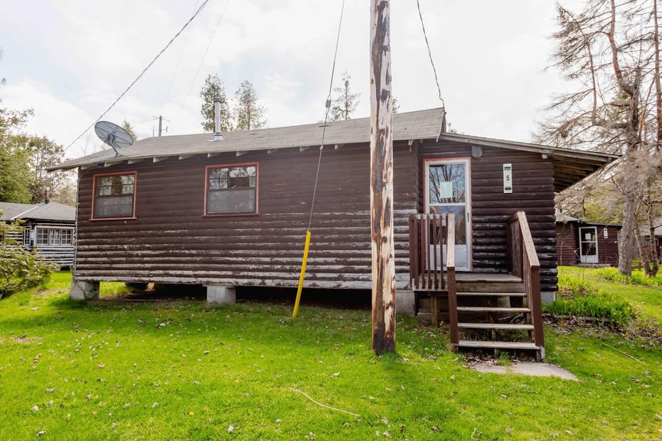 Balsam Lake - 2-Bedroom Cottage #5 House in Kawartha Lakes