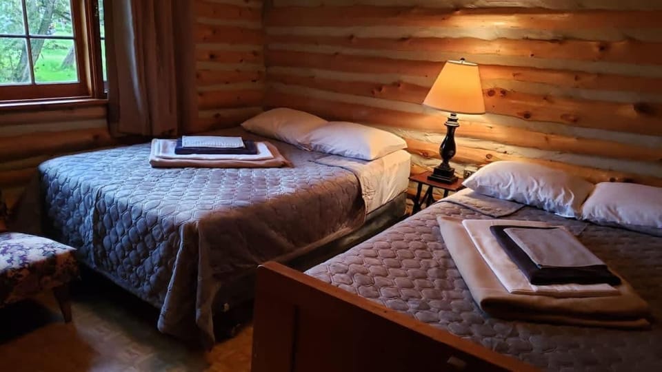 2-Bedroom - Balsam Lake Cottages Resort #12 House in Kawartha Lakes