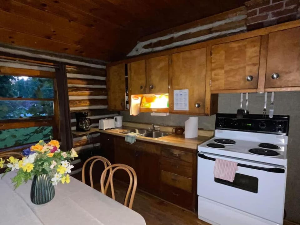 3-Bedroom Cottage #7 - Balsam Lake House in Kawartha Lakes