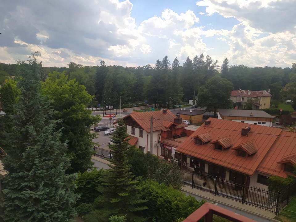 Neighbourhood, Natural landscape, Street view, Location