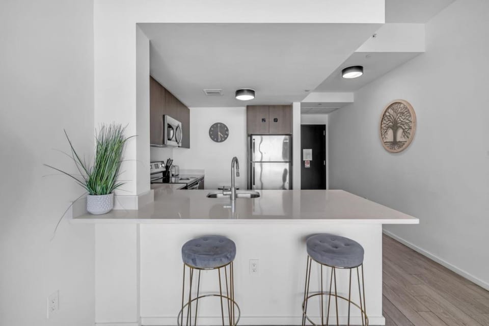 2 Bed Best Views in Downtown and Brickell Apartment in Miami