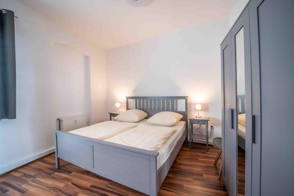 Bed, Photo of the whole room, Bedroom, wardrobe