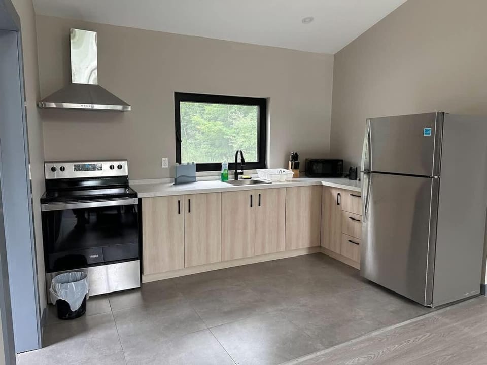 3-bedroom Lakefront Villa #7 House in Douro-Dummer