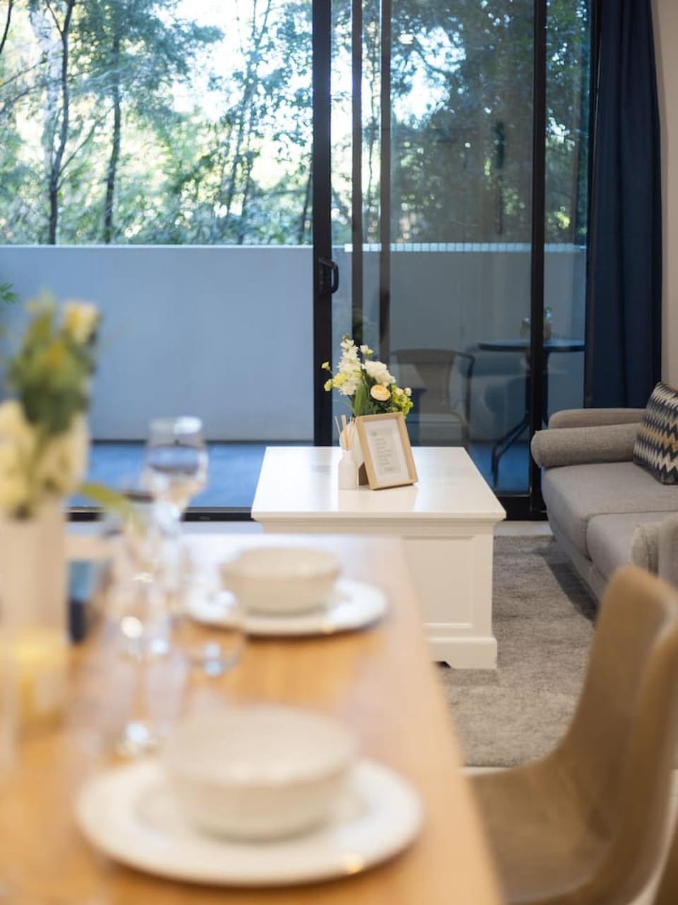 2BR Apartment with Balcony Easy Access All Hotspot Apartment in Brisbane