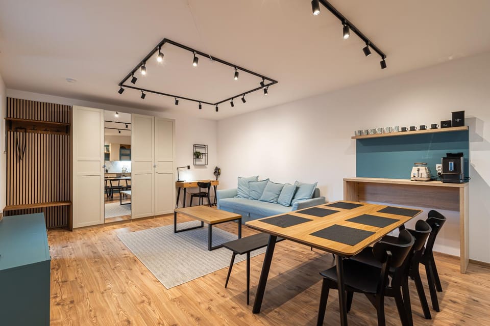 Kitchen or kitchenette, Living room, Seating area, Dining area
